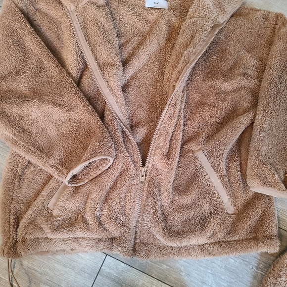 Sold - Picture 3 of 3